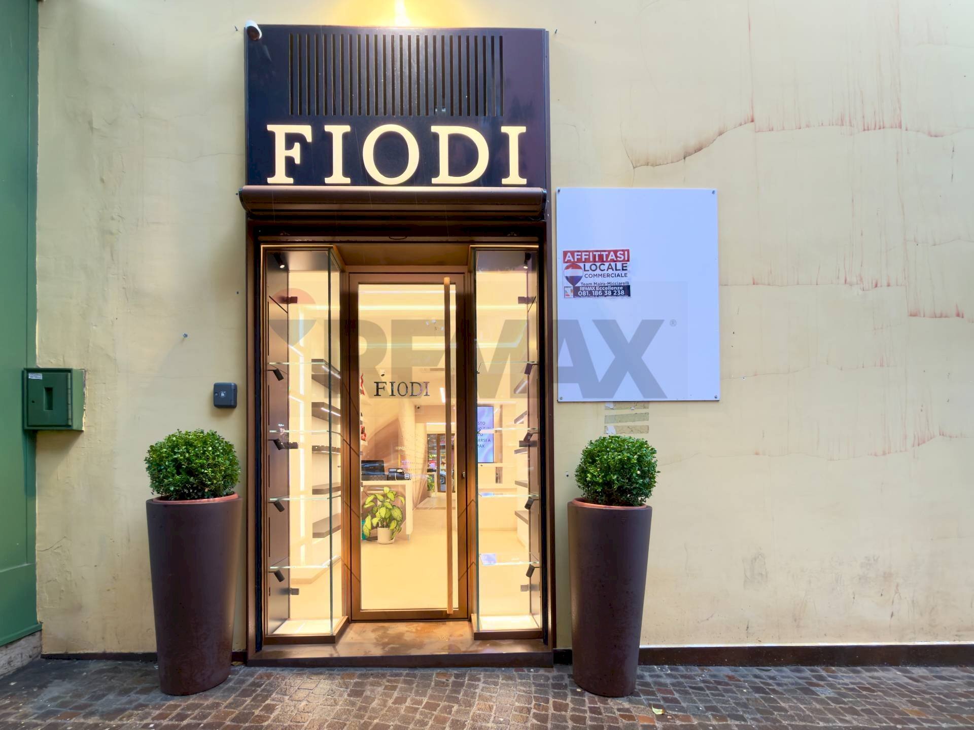 Edificio all\'aperto - Attività Commerciale Via Tino Di Camaino
 
19, Napoli - foto 1