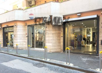Edificio all\'aperto - Attività Commerciale Via Belvedere
 
45/b, Napoli - foto 2