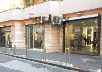 Edificio all\'aperto - Attività Commerciale Via Belvedere
 
45/b, Napoli - foto 3
