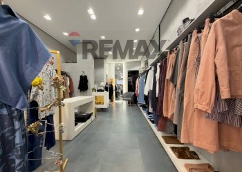 Cabina armadio - Attività Commerciale Via Belvedere
 
45/b, Napoli - foto 6