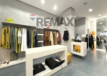 Cabina armadio - Attività Commerciale Via Belvedere
 
45/b, Napoli - foto 10