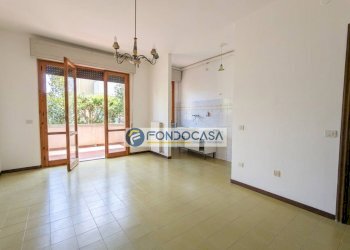 soggiorno con cucina - Trilocale Via dei Cerri
 
15, Massa - foto 2