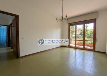 soggiorno con cucina - Trilocale Via dei Cerri
 
15, Massa - foto 3