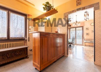 Ricezione / Lobby - Villa via Cavour
 
5, Caravate - photo 25