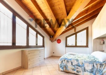 Camera / camera da letto - Villa via Cavour
 
5, Caravate - photo 35