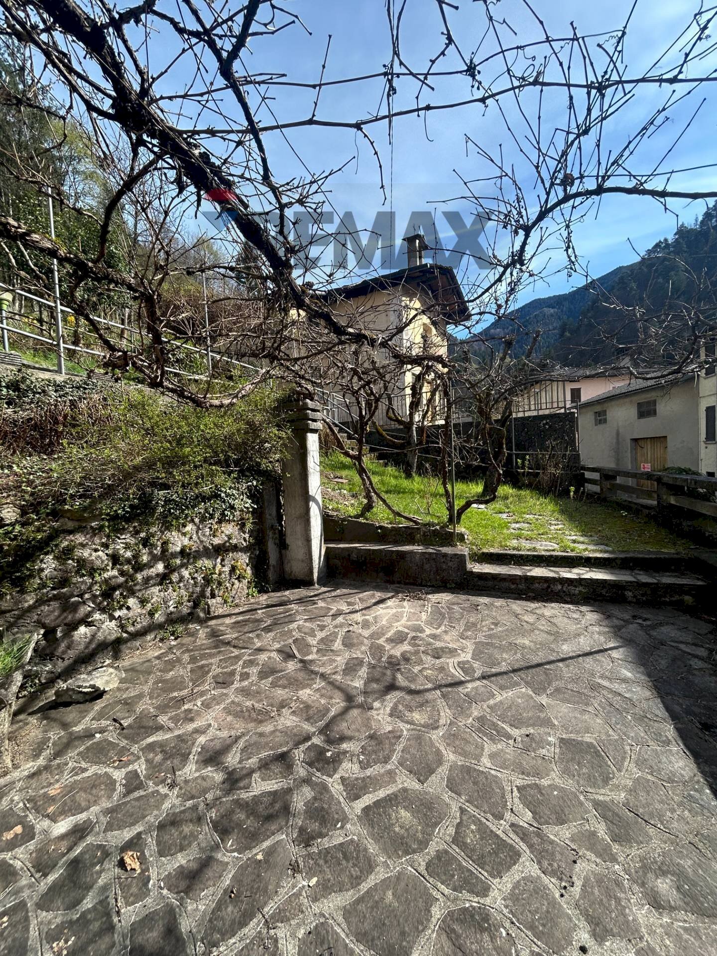 Vista delle montagne - Trilocale Via Torquato Tasso
 
1, Olmo al Brembo - foto 1