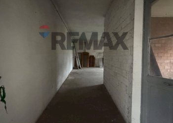 Hall / corridoio - Laboratory Viale resistenza
9, Rolo - photo 9