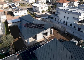 Edificio all\'aperto - Villa Via Grazia Deledda
 
snc, Magnago - photo 1