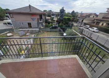 Balcone - Appartamento via Francesco Baracca
 
27, Lonate Pozzolo - foto 3