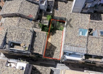Posizione della mappa - Box Via S. Francesco
 
14, Ragusa - photo 1