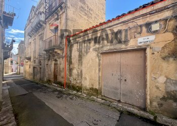 Edificio all\'aperto - Box Via S. Francesco
 
14, Ragusa - photo 4