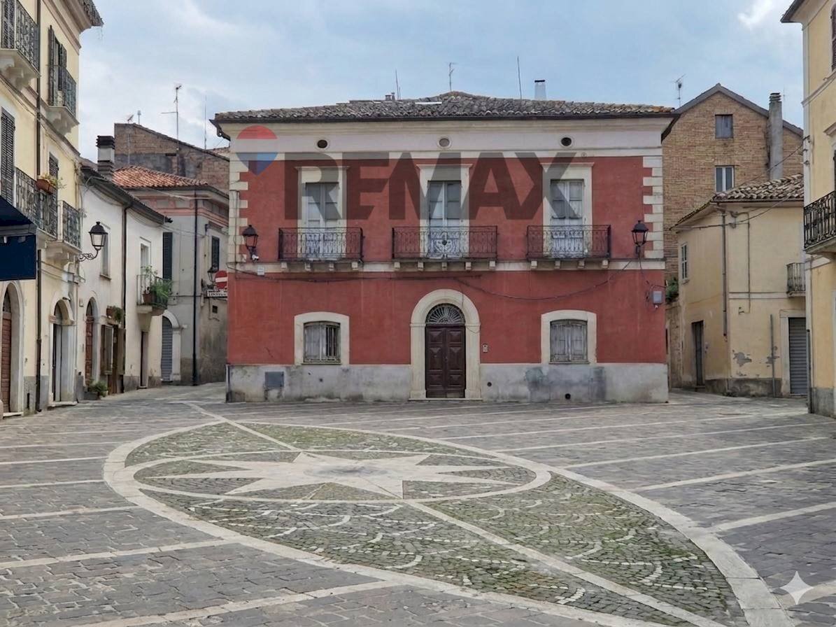 Edificio all\'aperto - Casa semi indipendente Piazza del Mercato, Fara Filiorum Petri - foto 1