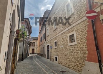 Edificio all\'aperto - Casa semi indipendente Piazza del Mercato, Fara Filiorum Petri - foto 10