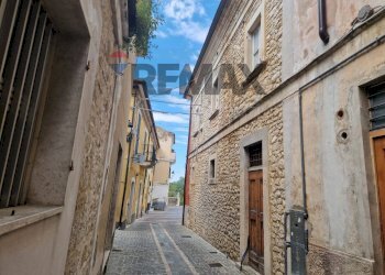Edificio all\'aperto - Casa semi indipendente Piazza del Mercato, Fara Filiorum Petri - foto 11