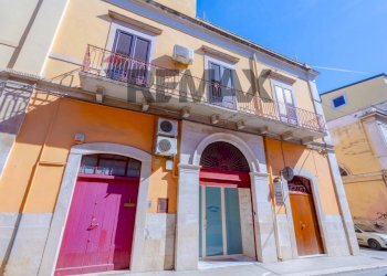 Edificio all\'aperto - Independent house via Crocifisso
 
52, Bitonto - photo 1