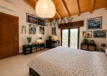 Camera / camera da letto - Villa Via Don Luigi Sterzi
 
2, Castelvetro Piacentino - foto 9