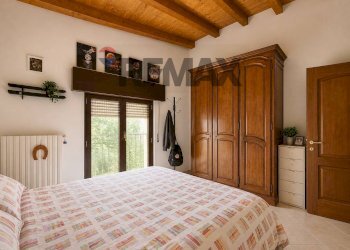 Camera / camera da letto - Villa Via Don Luigi Sterzi
 
2, Castelvetro Piacentino - foto 14