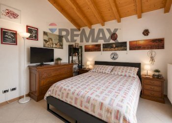 Camera / camera da letto - Villa Via Don Luigi Sterzi
 
2, Castelvetro Piacentino - foto 15