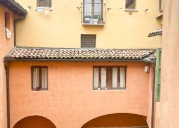 Facciata - Bilocale via de' Fusari, Bologna (zona Centro Storico) - foto 39