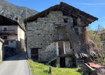 Facciata - Rustico Frazione Chez-Les-Bovet, Valpelline - foto 1