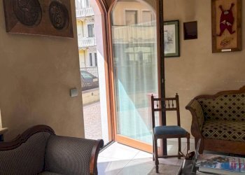Veranda - Three-room apartment via Monsignore Jean Jaconde Stevenin, Aosta - photo 11