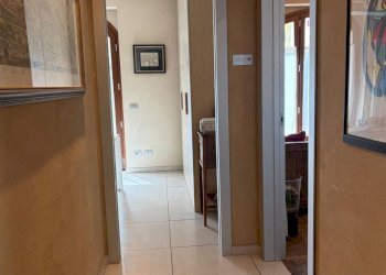 Corridoio - Three-room apartment via Monsignore Jean Jaconde Stevenin, Aosta - photo 14