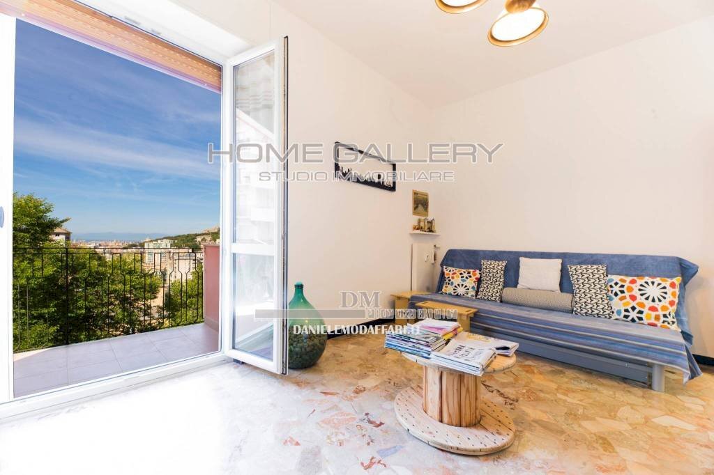 Sala da pranzo - Trilocale via Pasquale Berghini, 31, Genova (zona Marassi) - foto 2