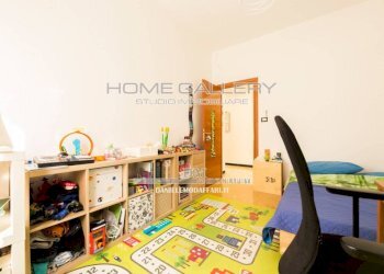 Camera da letto - Trilocale via Pasquale Berghini, 31, Genova (zona Marassi) - foto 5