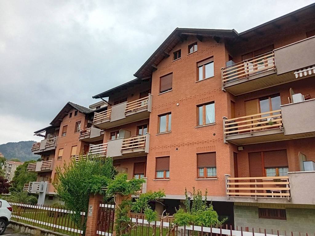 Facciata - Three-room apartment via delle Valli, 16, Lanzo Torinese - photo 2