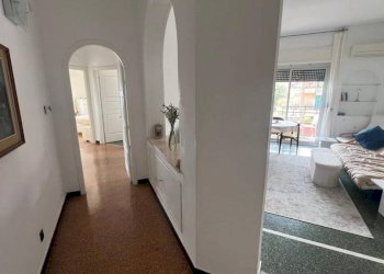 Corridoio - Appartamento via Capolungo, 13C, Genova (zona Nervi) - foto 14