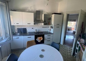 Cucina - Appartamento via Capolungo, 13C, Genova (zona Nervi) - foto 11