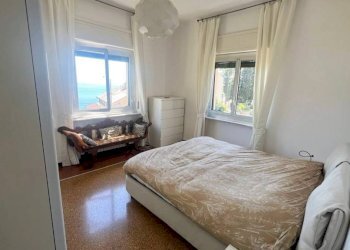 Camera da letto - Appartamento via Capolungo, 13C, Genova (zona Nervi) - foto 16