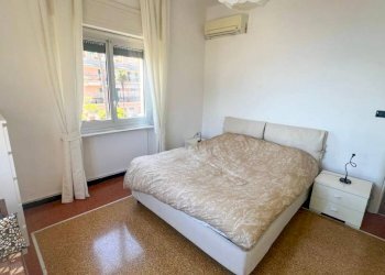 Camera da letto - Appartamento via Capolungo, 13C, Genova (zona Nervi) - foto 17