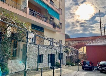 Facciata - Appartamento via Capolungo, 13C, Genova (zona Nervi) - foto 7