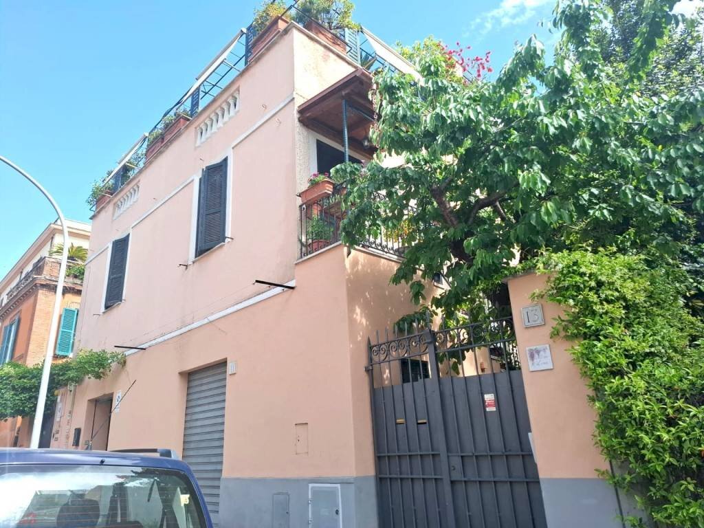 Facciata - Three-room apartment via Giuseppe Mantellini, 13, Roma - photo 2