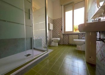Camera da letto - Four-room apartment via Vincenzo Bellini, Parma (neighborhood Cittadella) - photo 12