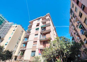 2 condominio prospetto sud - Four-room apartment viale Pio VII, Genova (neighborhood Quarto) - photo 2