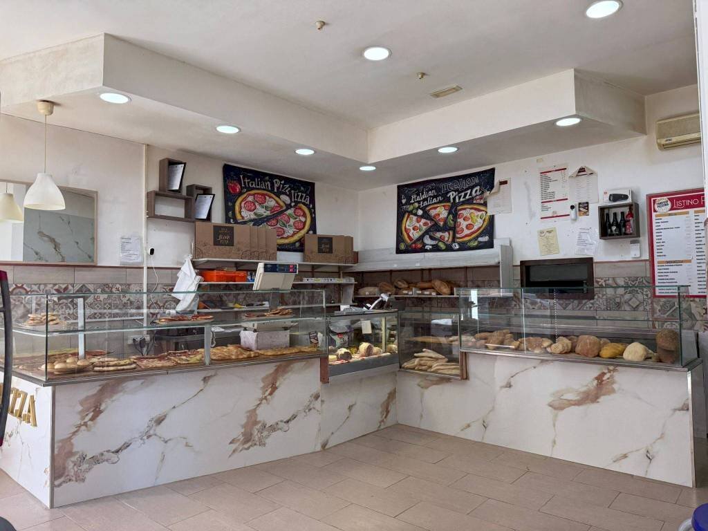 Interno non residenziale - Ristorante via delle Ninfee, 8, Roma - foto 3