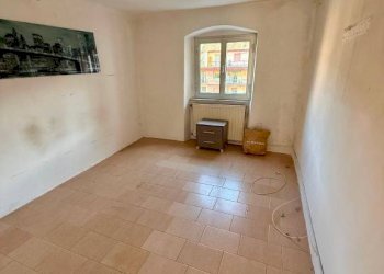 Camera da letto - Three-room apartment via Polverara, 8, Genova (neighborhood Marassi) - photo 5