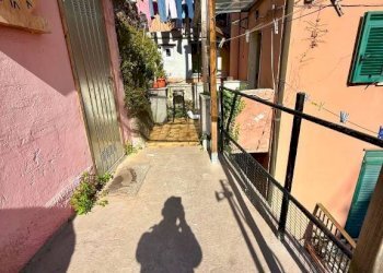Giardino - Three-room apartment via Polverara, 8, Genova (neighborhood Marassi) - photo 16
