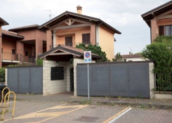 Facciata - Trilocale via Federico Fellini, Certosa di Pavia - foto 2