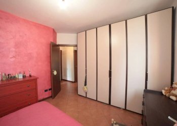 Camera da letto - Three-room apartment via, Certosa di Pavia - photo 19