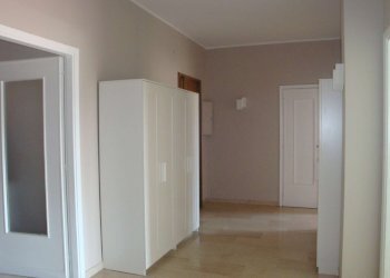 ingresso 1 - Quadrilocale via Via Isonzo, 8, Torino (zona San Paolo) - foto 3