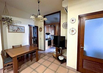 Sala da pranzo - Appartamento via Solìto, 69, Taranto - foto 6