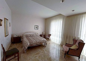 Camera da letto - Appartamento via Solìto, 69, Taranto - foto 13