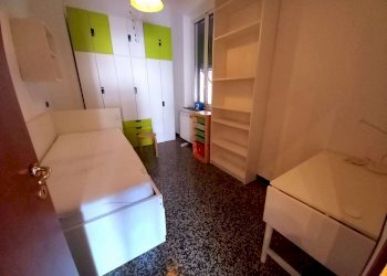 camera singola - Three-room apartment via Moresco, Genova (neighborhood Marassi) - photo 6