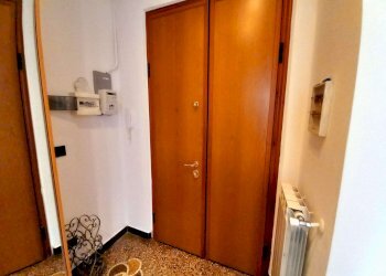 porta 2 - Three-room apartment via Moresco, Genova (neighborhood Marassi) - photo 11