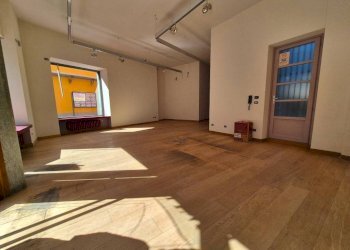Stanza non arredata - Negozio via Giuseppe Garibaldi, Borgo San Dalmazzo - foto 1