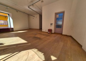 Stanza non arredata - Negozio via Giuseppe Garibaldi, Borgo San Dalmazzo - foto 2