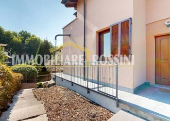 Facciata - Villa via Campagnola, 9, Gazzada Schianno - foto 6